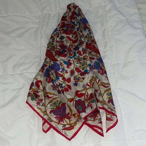 Oscar de la rents floral silk scarf - Picture 6 of 7